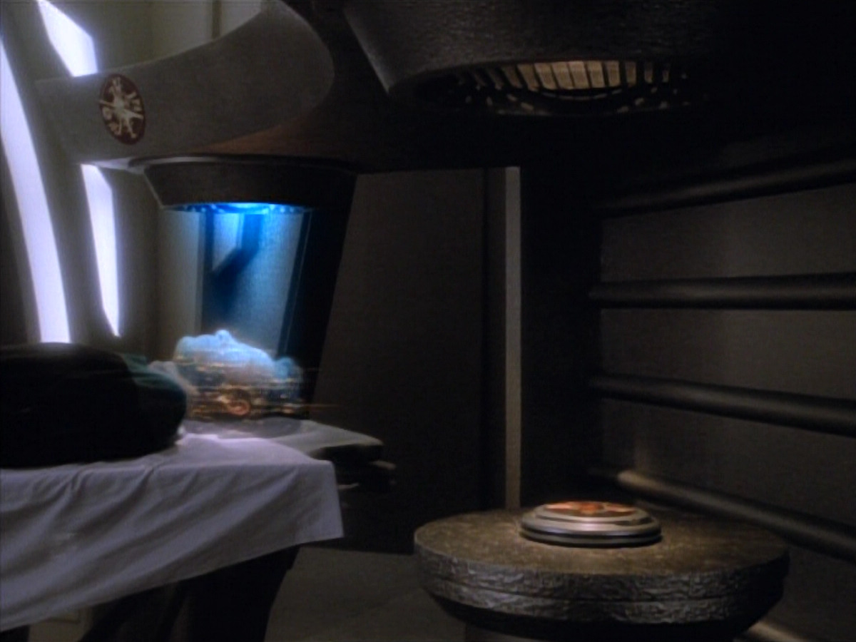 extant_StarTrekDS9_1x09-ThePassenger_03599.jpg