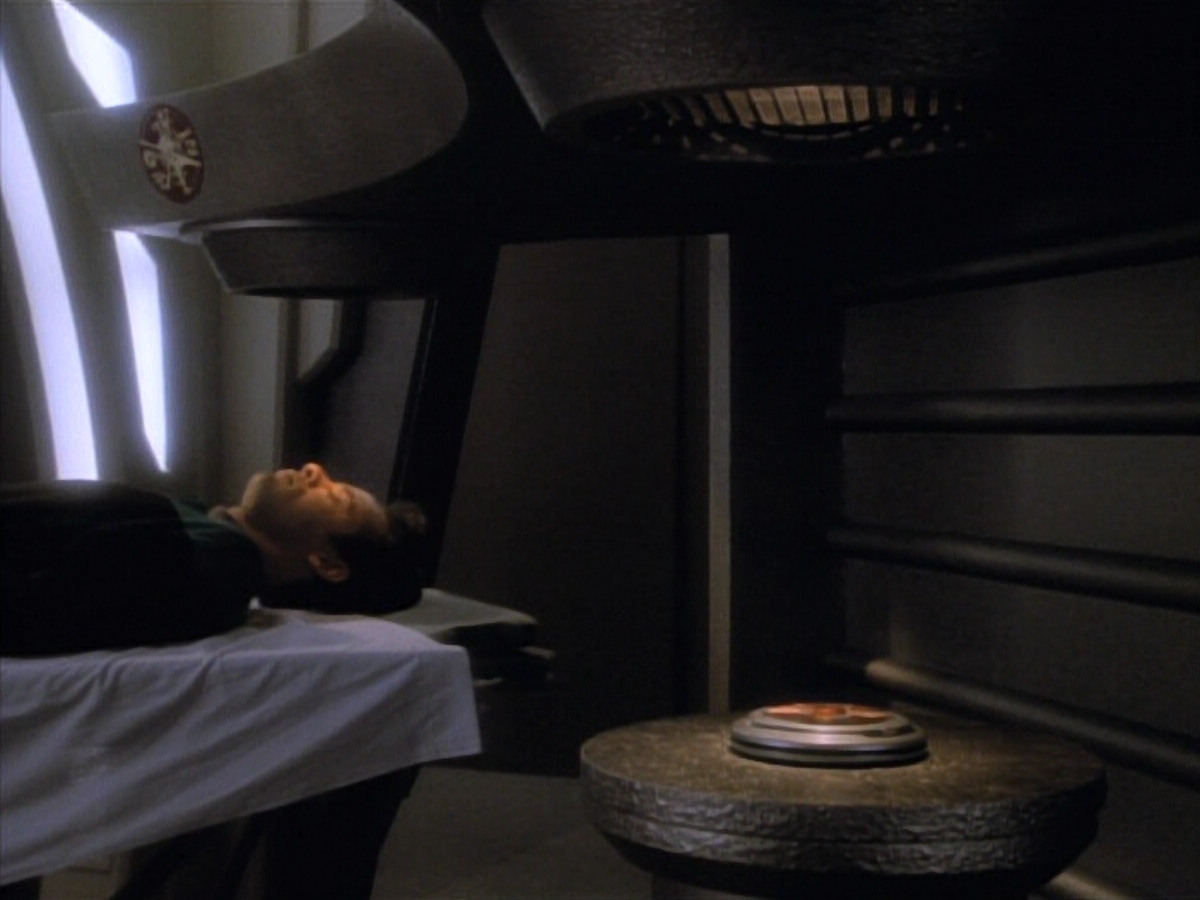 extant_StarTrekDS9_1x09-ThePassenger_03605.jpg