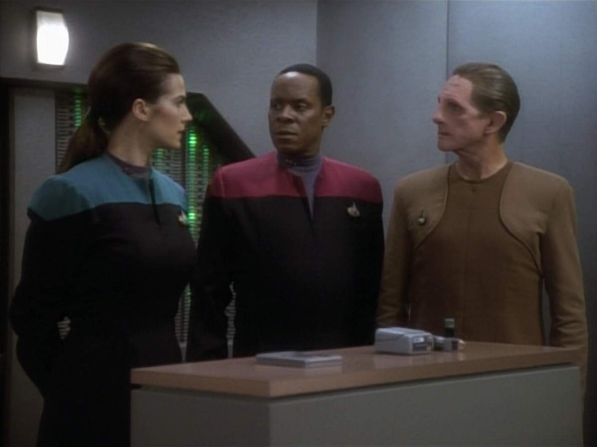extant_StarTrekDS9_1x09-ThePassenger_03614.jpg