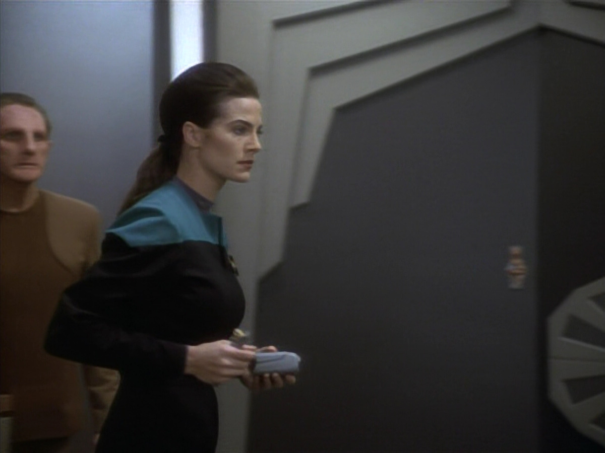 extant_StarTrekDS9_1x09-ThePassenger_03624.jpg