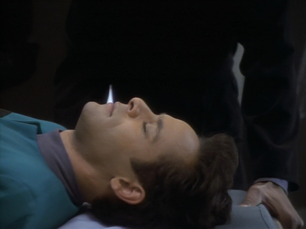 extant_StarTrekDS9_1x09-ThePassenger_03654.jpg
