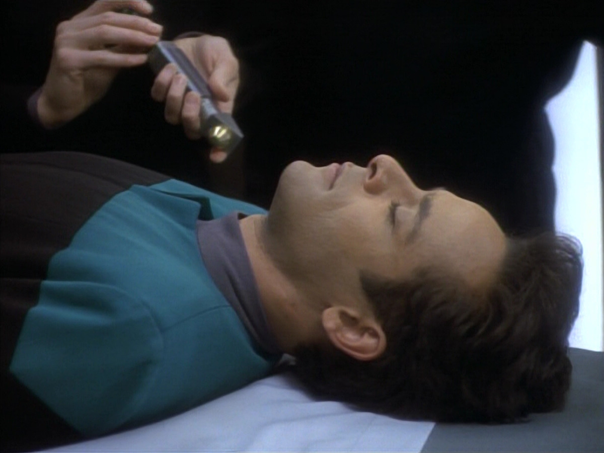 extant_StarTrekDS9_1x09-ThePassenger_03657.jpg