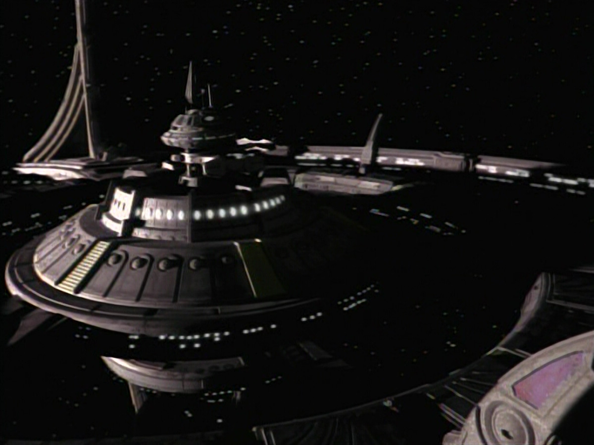 extant_StarTrekDS9_1x09-ThePassenger_03687.jpg