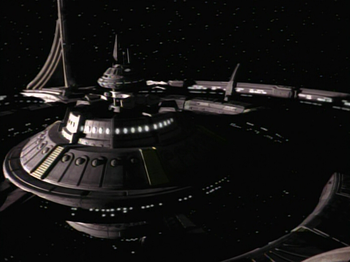 extant_StarTrekDS9_1x09-ThePassenger_03689.jpg