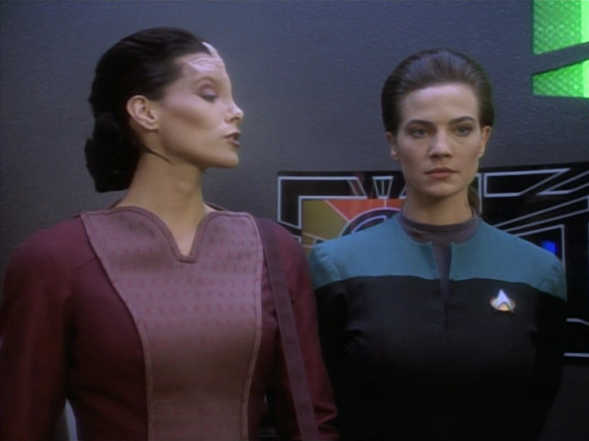 extant_StarTrekDS9_1x09-ThePassenger_03697.jpg