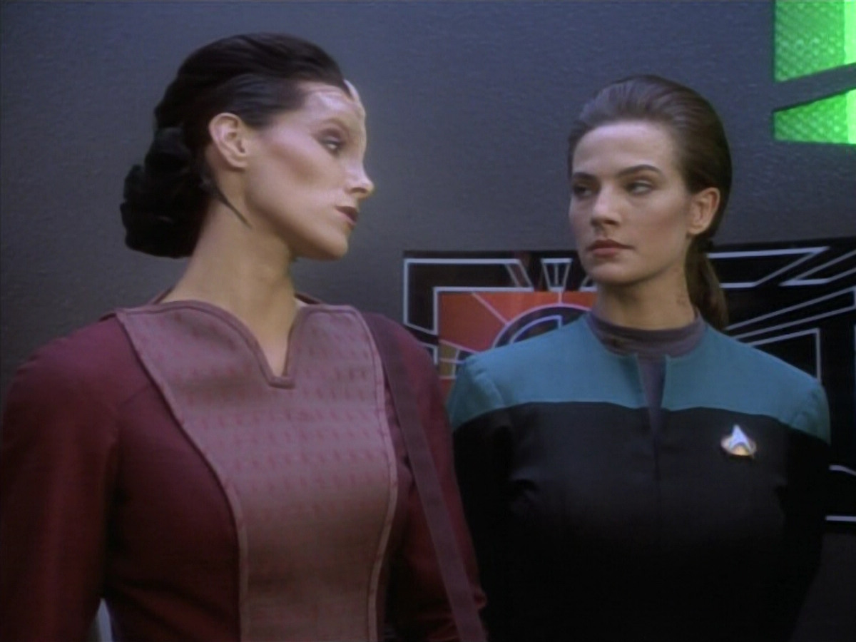 extant_StarTrekDS9_1x09-ThePassenger_03699.jpg