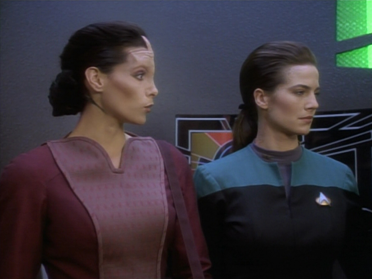 extant_StarTrekDS9_1x09-ThePassenger_03725.jpg