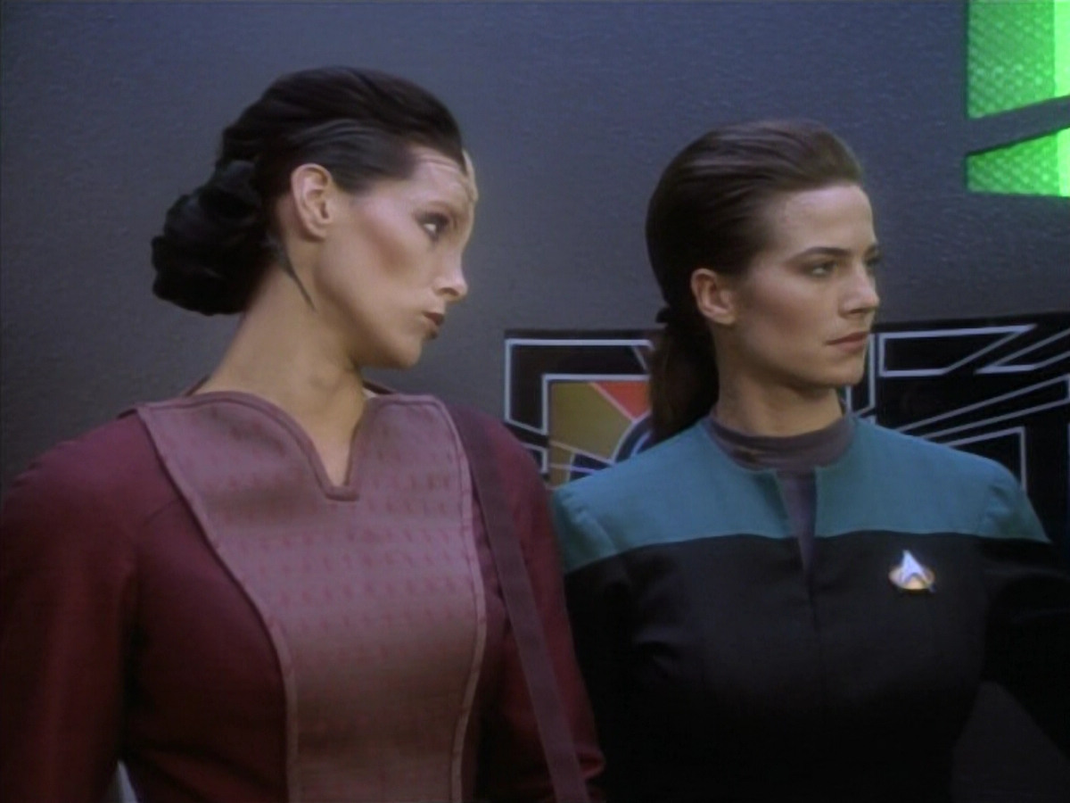 extant_StarTrekDS9_1x09-ThePassenger_03726.jpg