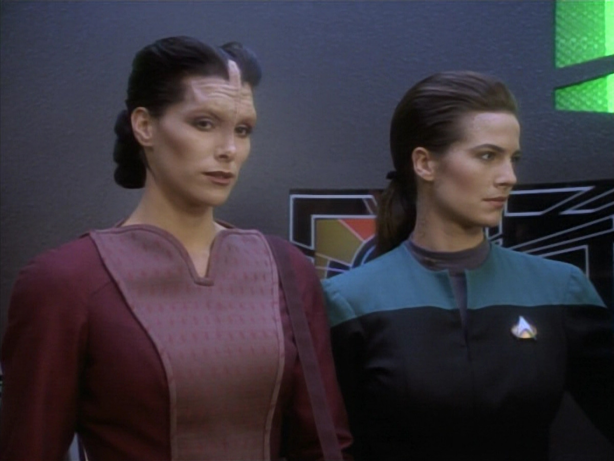 extant_StarTrekDS9_1x09-ThePassenger_03728.jpg