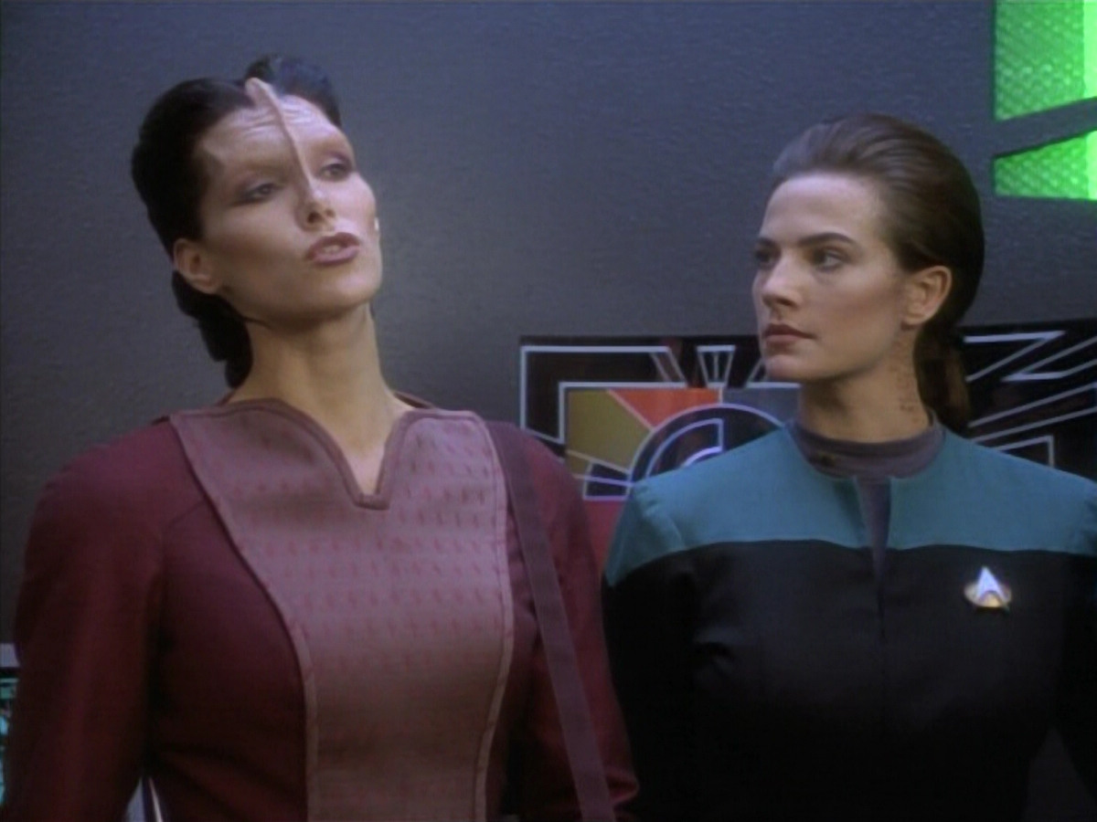 extant_StarTrekDS9_1x09-ThePassenger_03738.jpg