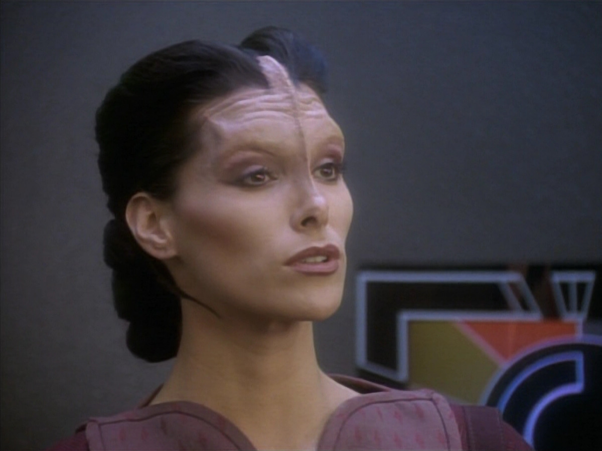 extant_StarTrekDS9_1x09-ThePassenger_03747.jpg