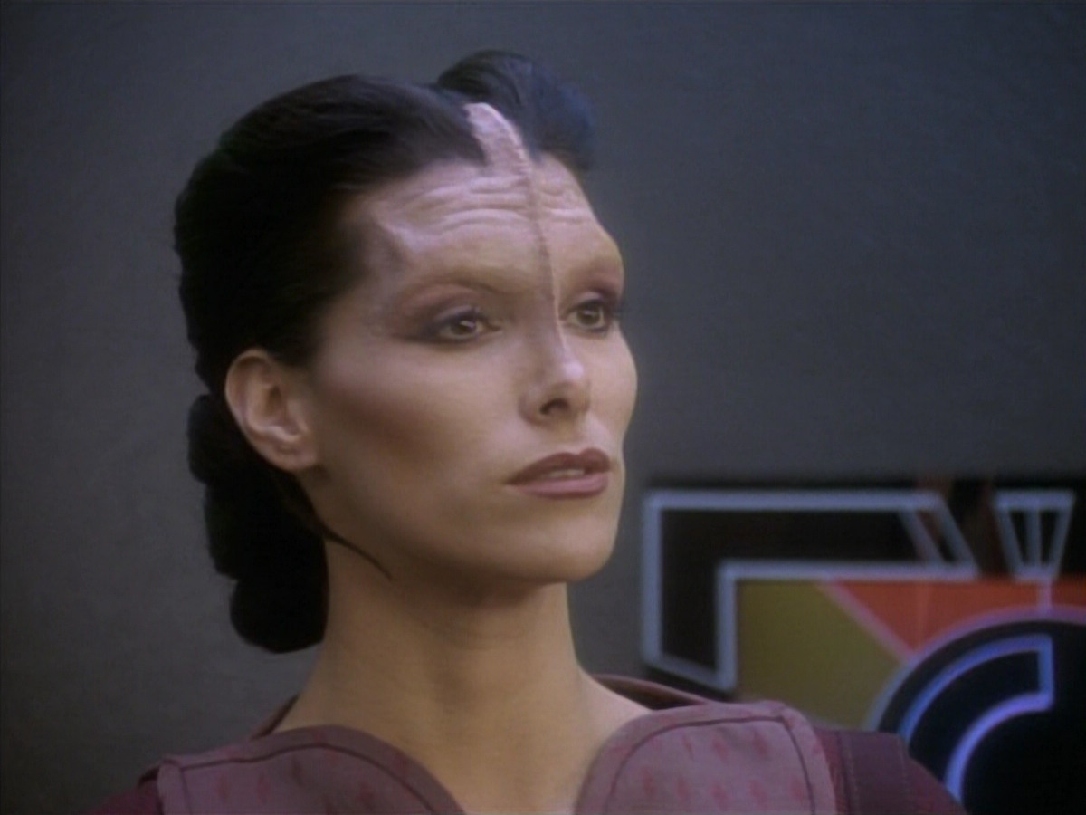 extant_StarTrekDS9_1x09-ThePassenger_03748.jpg