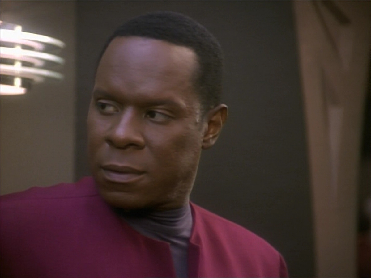 extant_StarTrekDS9_1x09-ThePassenger_03770.jpg