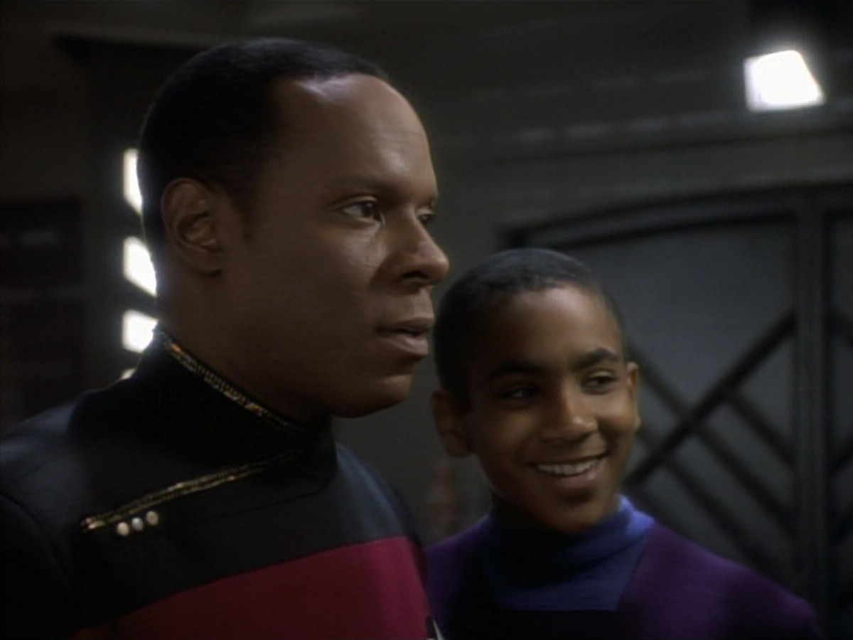 extant_StarTrekDS9_1x10-MoveAlongHome_00030.jpg