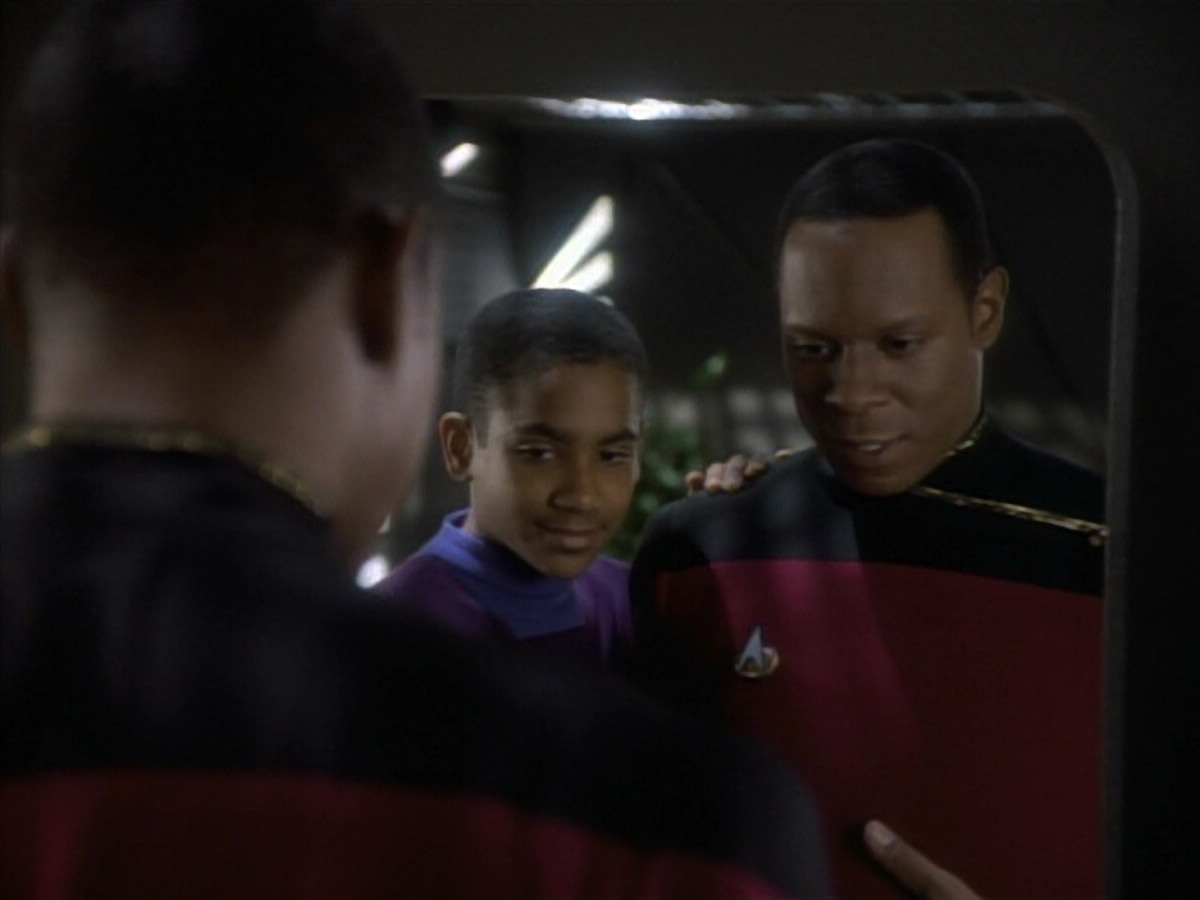 extant_StarTrekDS9_1x10-MoveAlongHome_00036.jpg