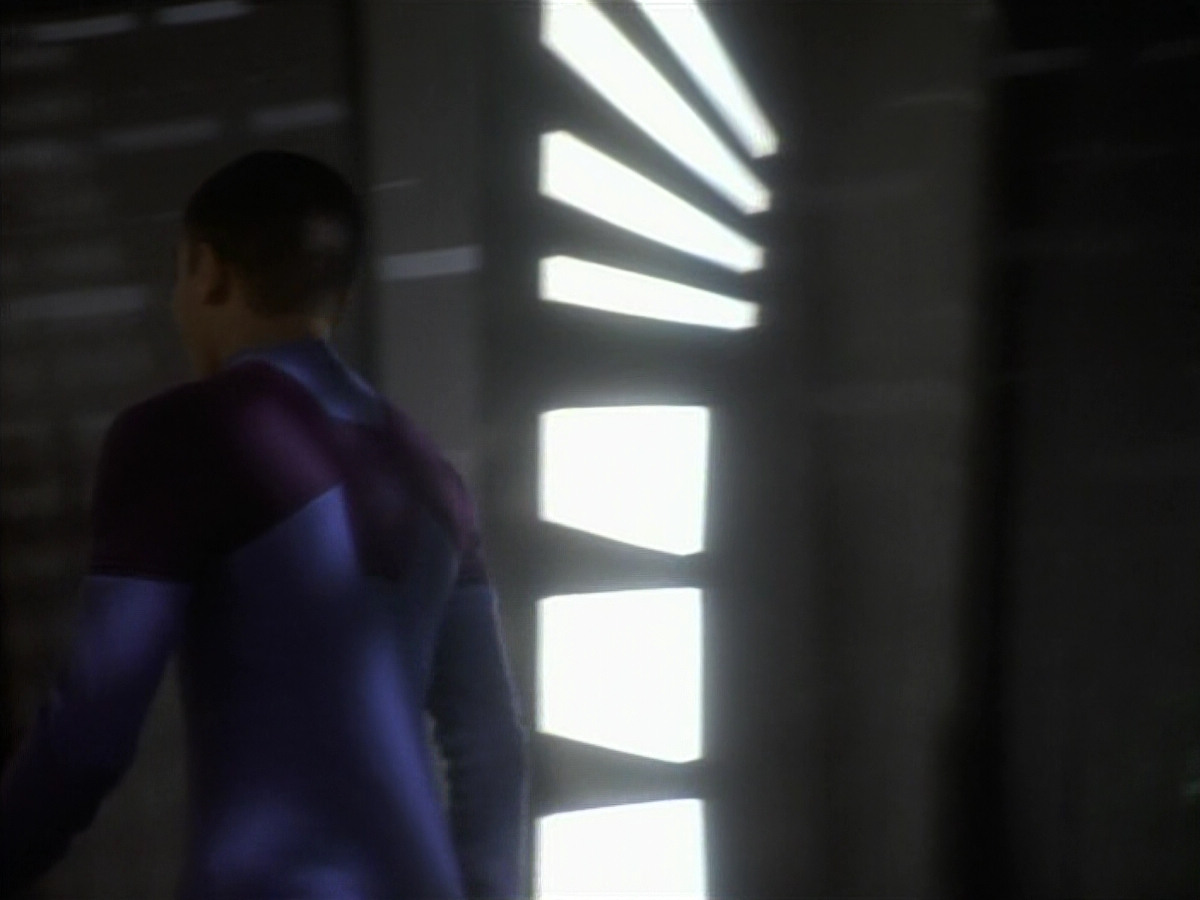 extant_StarTrekDS9_1x10-MoveAlongHome_00046.jpg