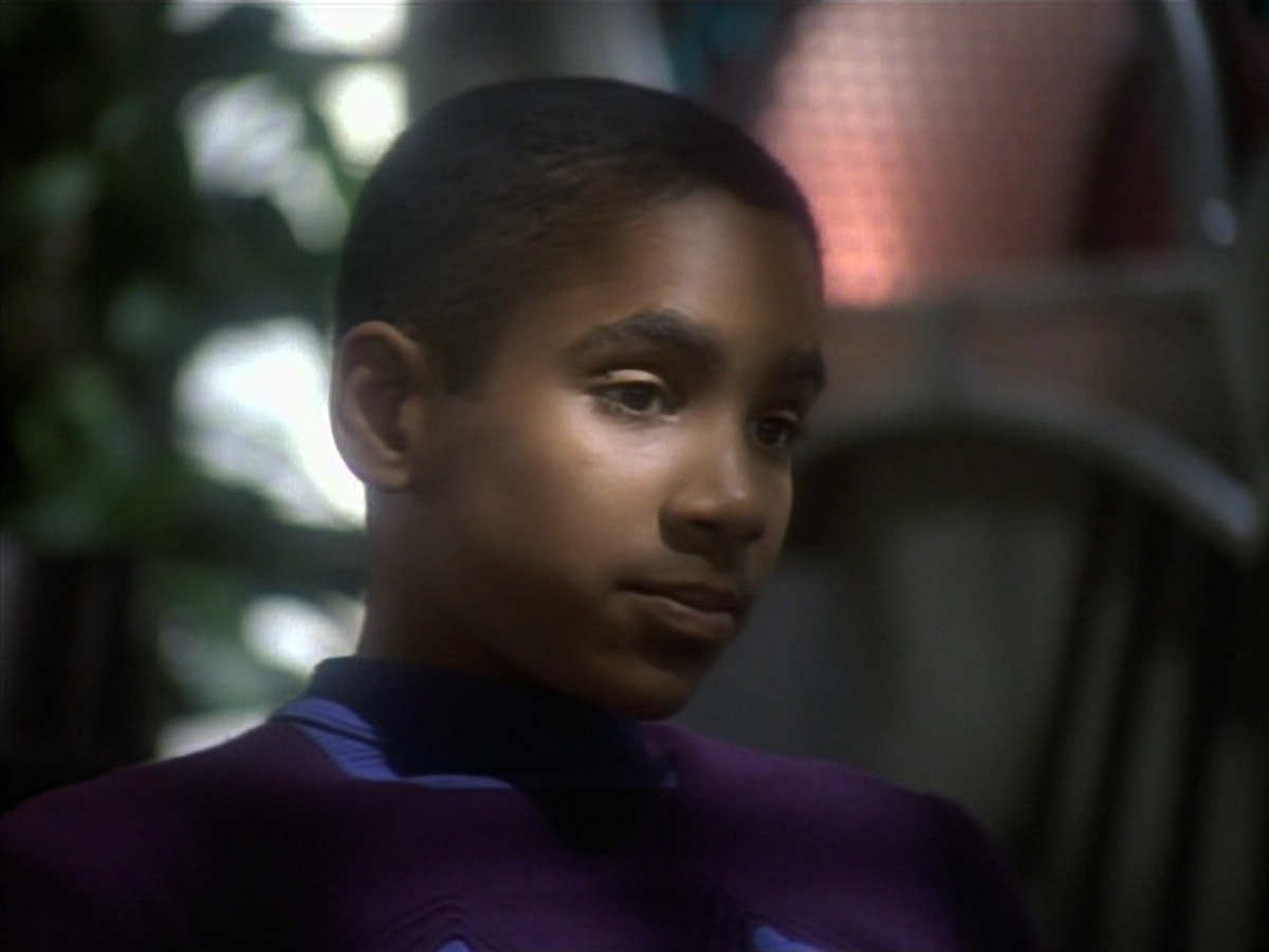 extant_StarTrekDS9_1x10-MoveAlongHome_00125.jpg