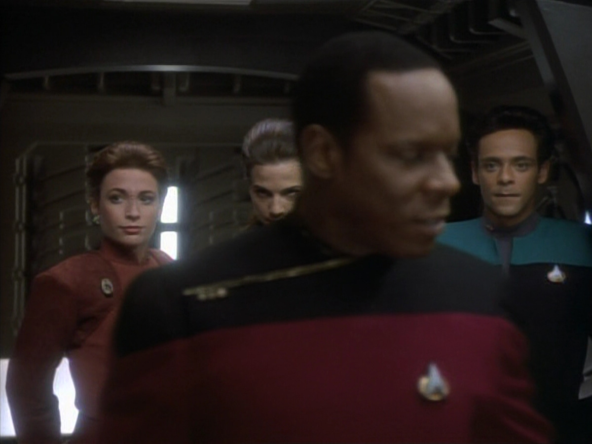 extant_StarTrekDS9_1x10-MoveAlongHome_00283.jpg