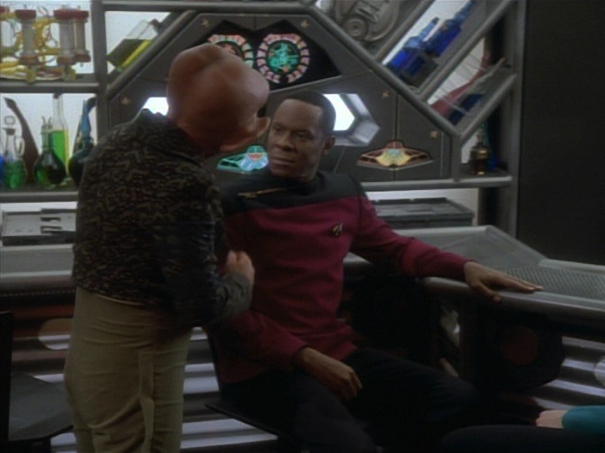 extant_StarTrekDS9_1x10-MoveAlongHome_00533.jpg