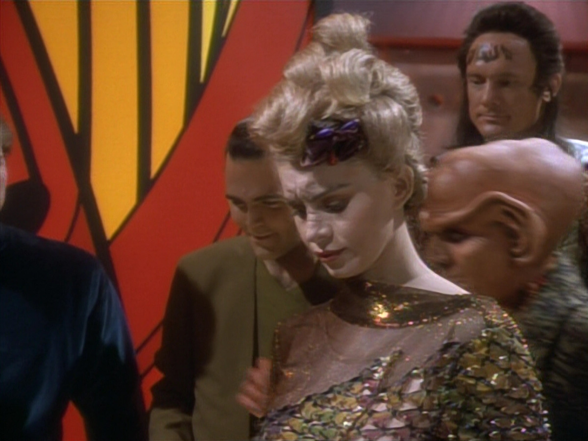 extant_StarTrekDS9_1x10-MoveAlongHome_00583.jpg