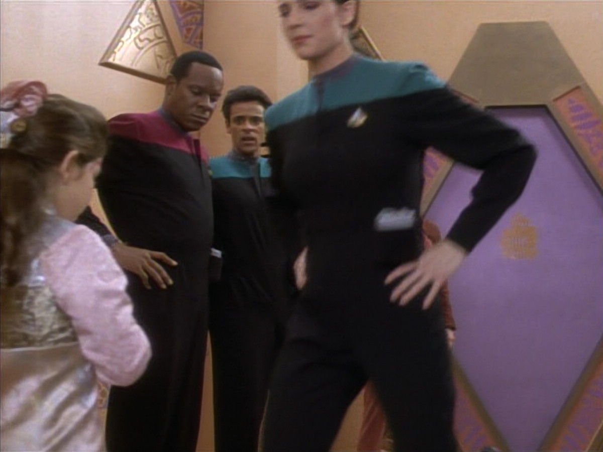 extant_StarTrekDS9_1x10-MoveAlongHome_01896.jpg