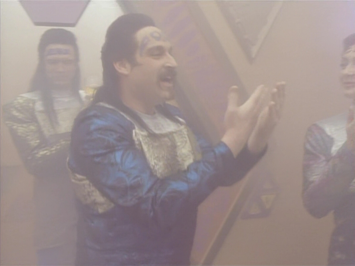 extant_StarTrekDS9_1x10-MoveAlongHome_02352.jpg