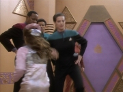extant_StarTrekDS9_1x10-MoveAlongHome_01894.jpg