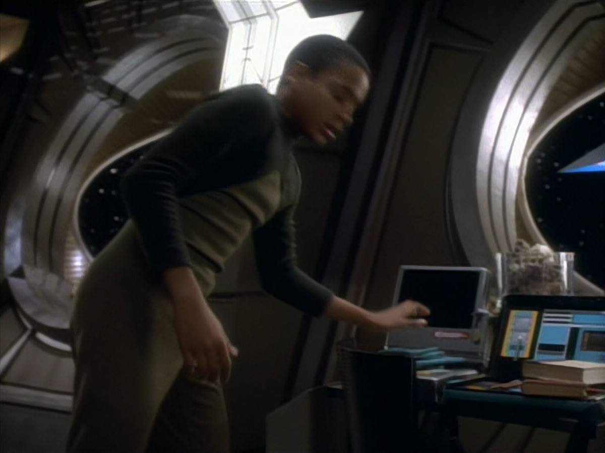 extant_StarTrekDS9_1x11-TheNagus_00056.jpg