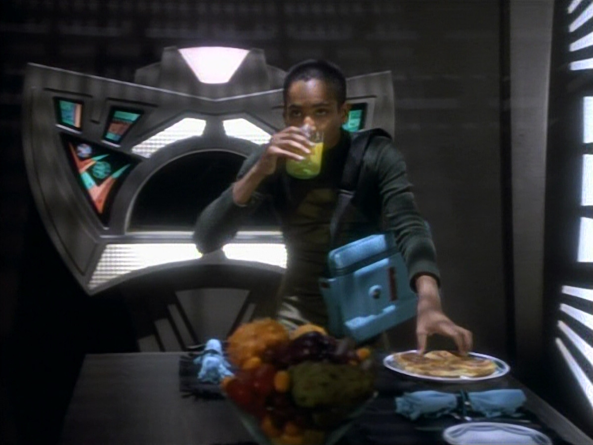 extant_StarTrekDS9_1x11-TheNagus_00115.jpg