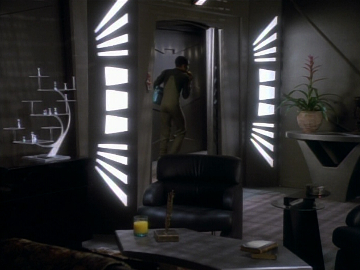 extant_StarTrekDS9_1x11-TheNagus_00157.jpg