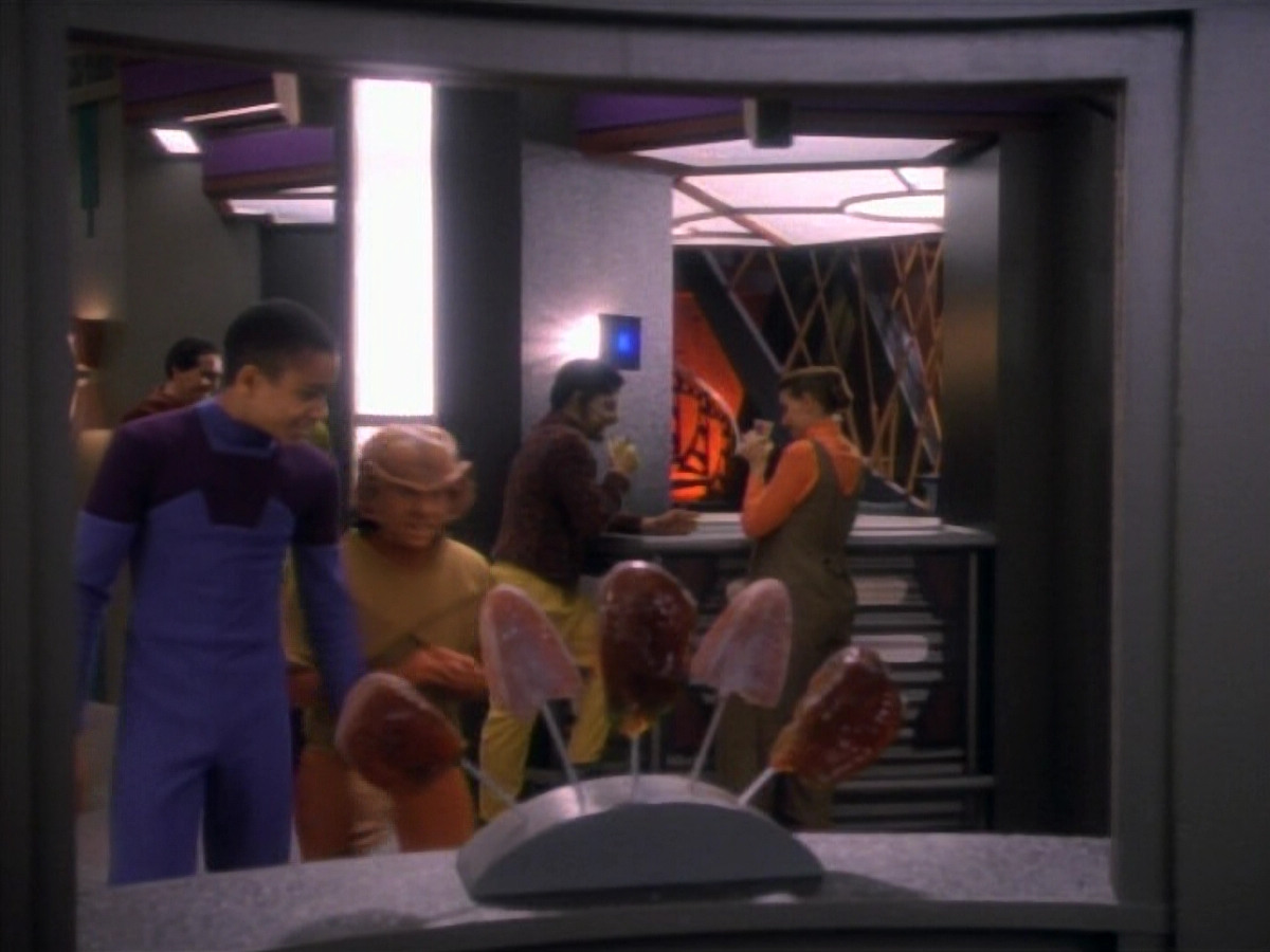 extant_StarTrekDS9_1x11-TheNagus_03679.jpg