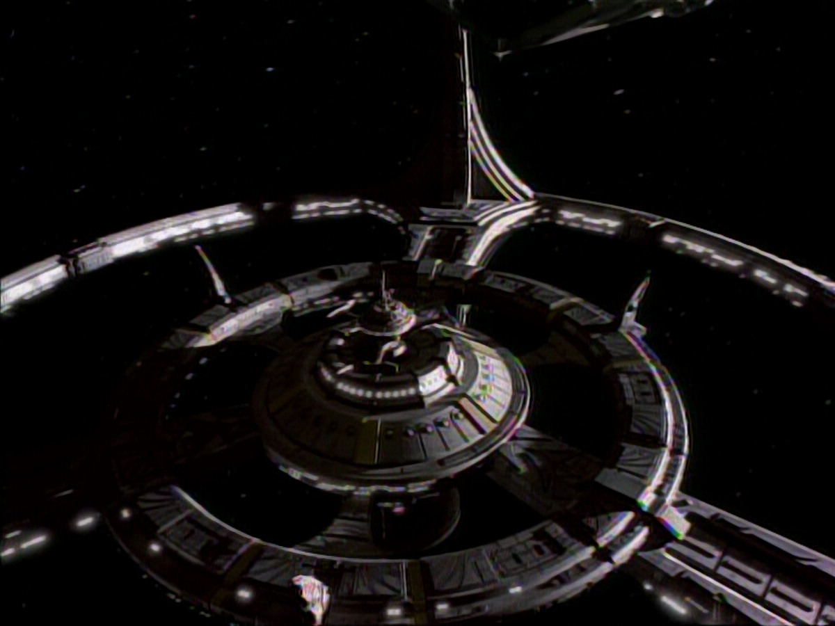 extant_StarTrekDS9_1x12-Vortex_00009.jpg