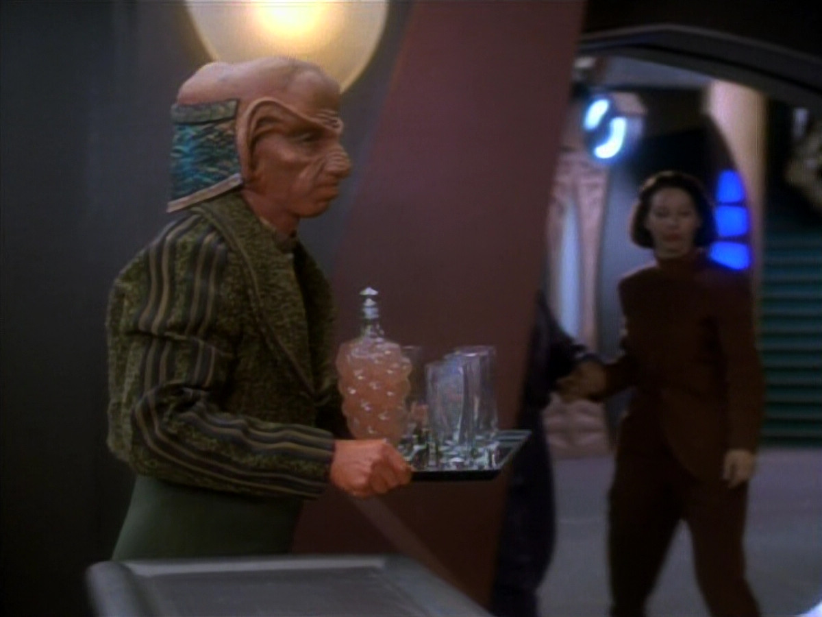 extant_StarTrekDS9_1x12-Vortex_00250.jpg