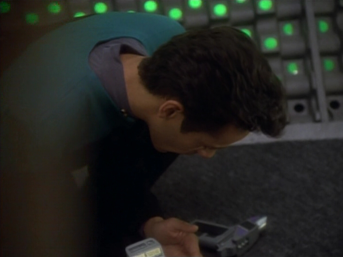 extant_StarTrekDS9_1x12-Vortex_00616.jpg