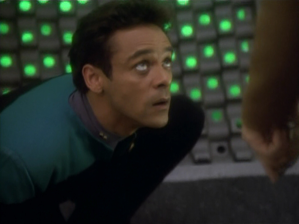 extant_StarTrekDS9_1x12-Vortex_00618.jpg