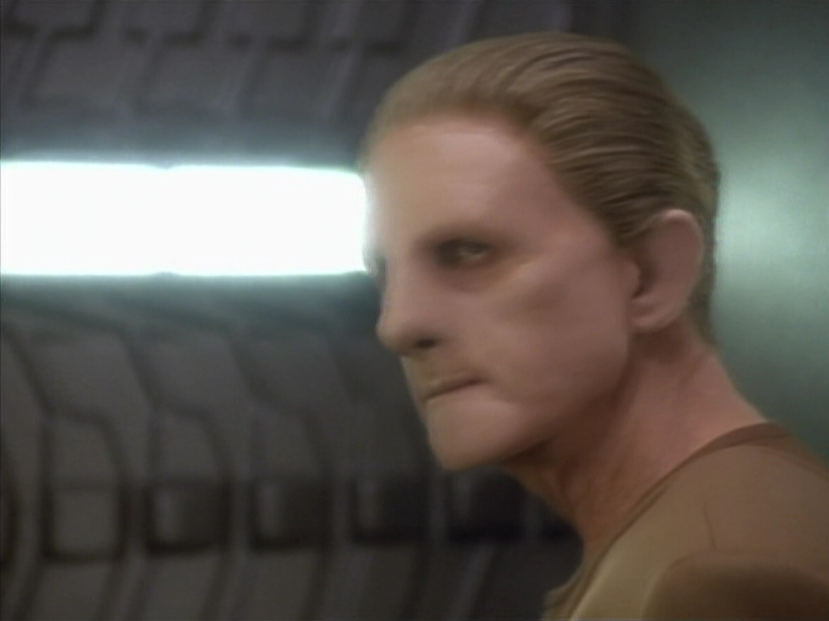 extant_StarTrekDS9_1x12-Vortex_00624.jpg