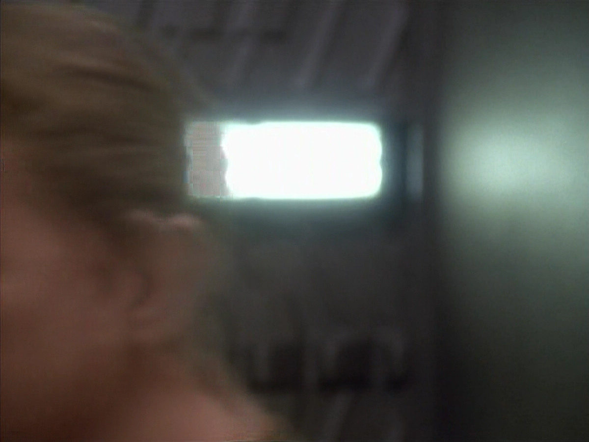 extant_StarTrekDS9_1x12-Vortex_00625.jpg
