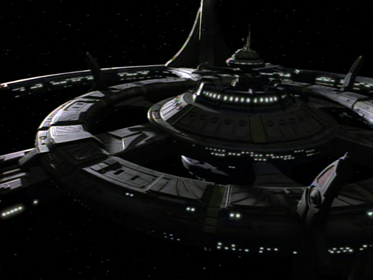 extant_StarTrekDS9_1x12-Vortex_00628.jpg
