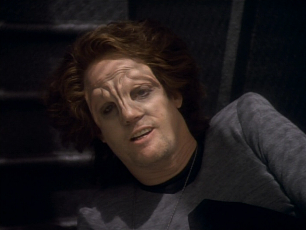 extant_StarTrekDS9_1x12-Vortex_00916.jpg