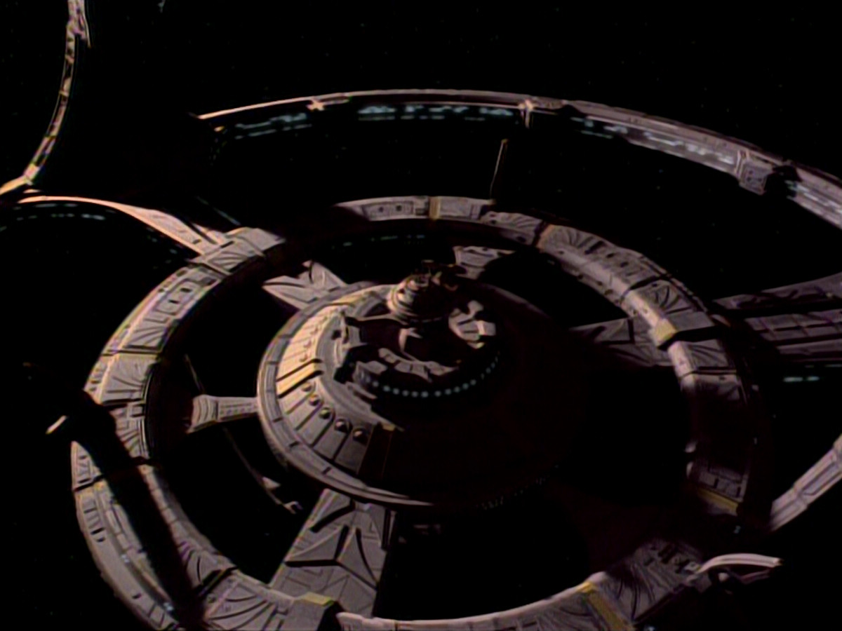 extant_StarTrekDS9_1x12-Vortex_02307.jpg