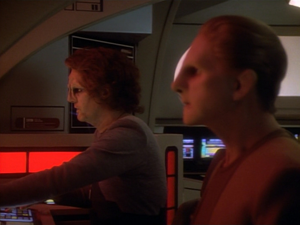 extant_StarTrekDS9_1x12-Vortex_02804.jpg