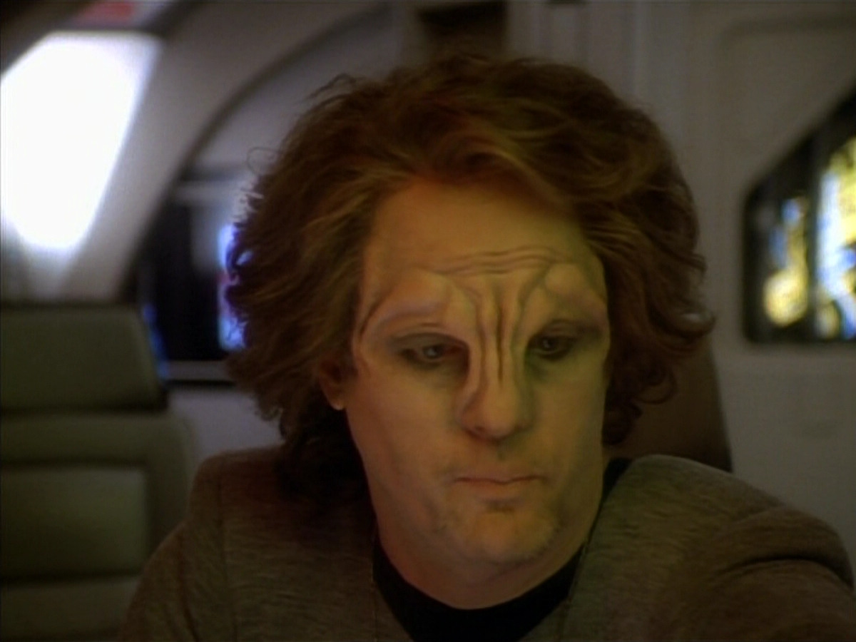 extant_StarTrekDS9_1x12-Vortex_02856.jpg