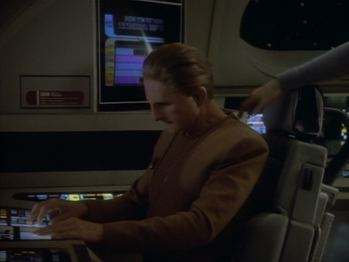 extant_StarTrekDS9_1x12-Vortex_03650.jpg