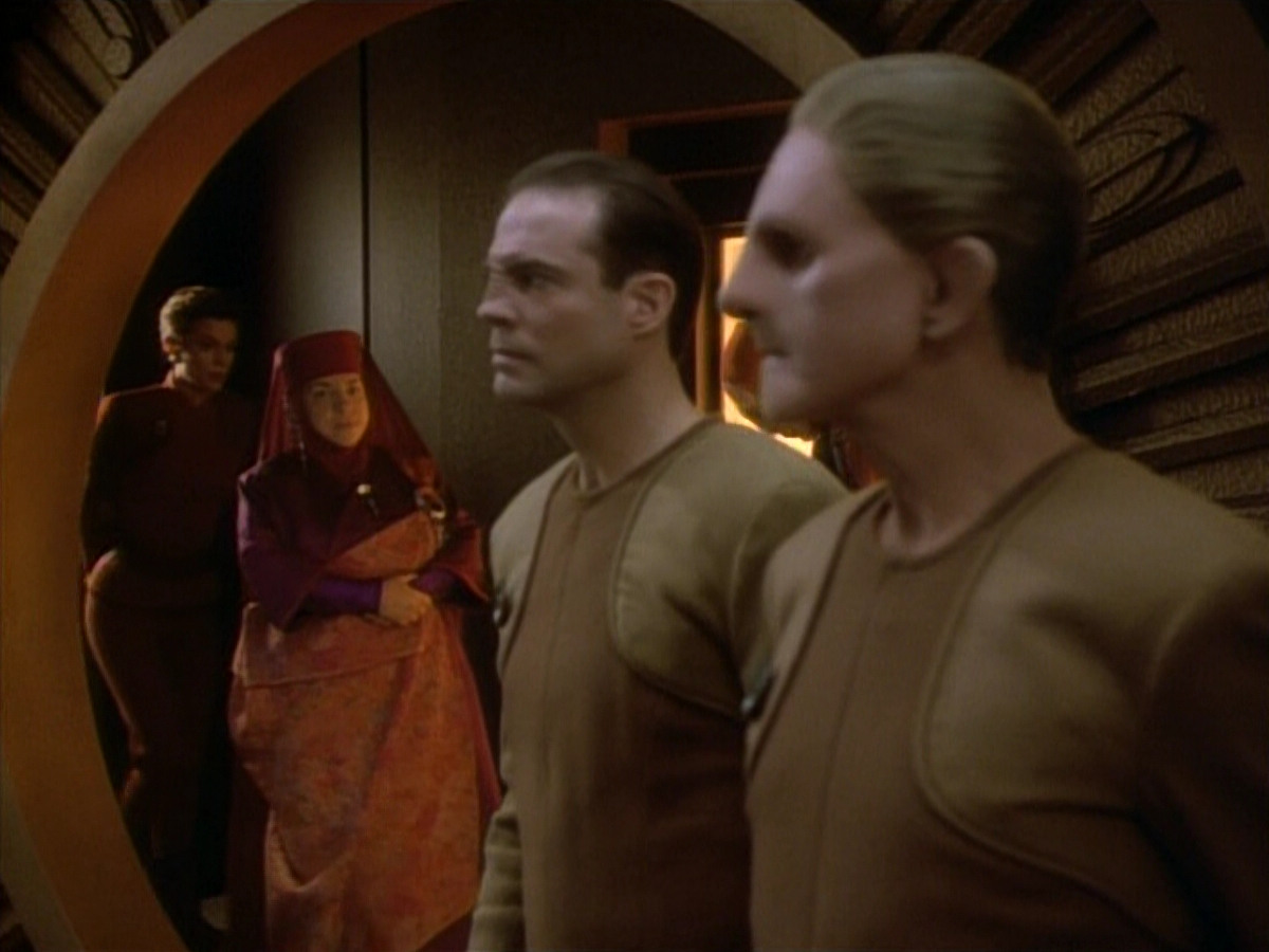 extant_StarTrekDS9_1x13-BattleLines_00141.jpg