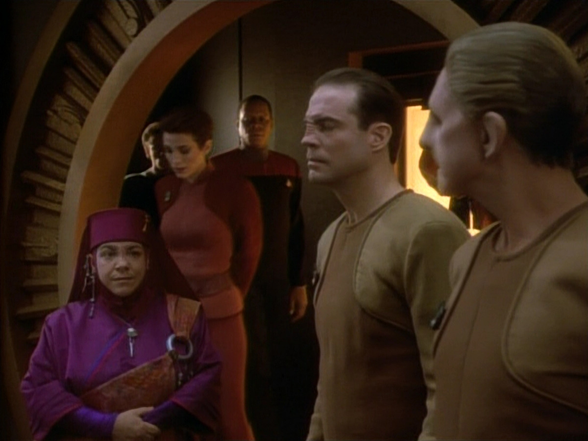 extant_StarTrekDS9_1x13-BattleLines_00145.jpg