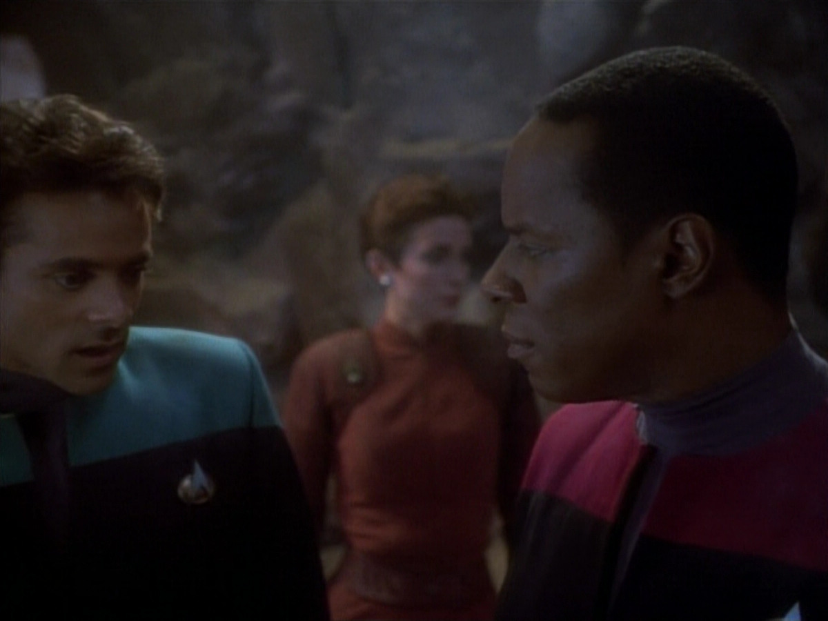 extant_StarTrekDS9_1x13-BattleLines_03536.jpg