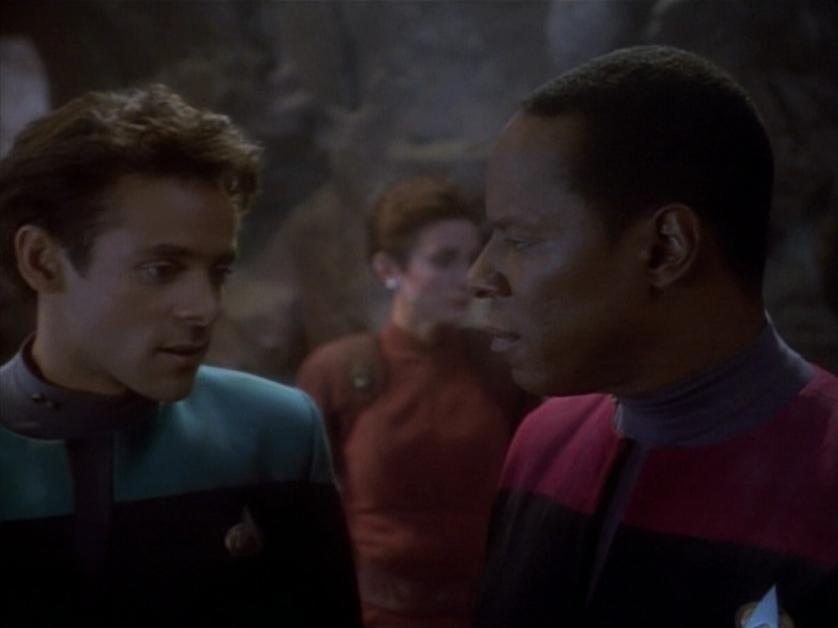 extant_StarTrekDS9_1x13-BattleLines_03537.jpg
