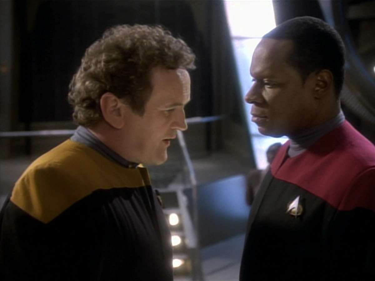extant_StarTrekDS9_1x14-TheStoryteller_00047.jpg