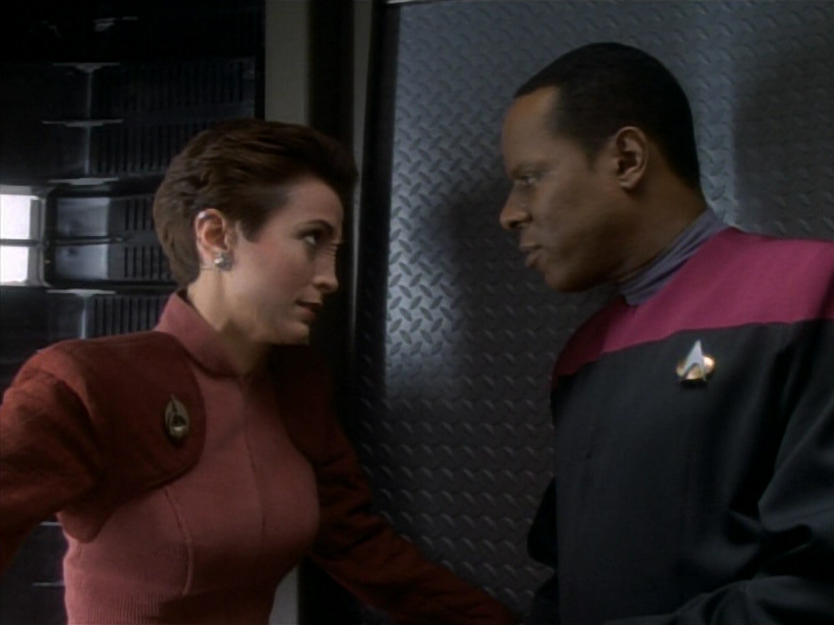 extant_StarTrekDS9_1x14-TheStoryteller_00166.jpg