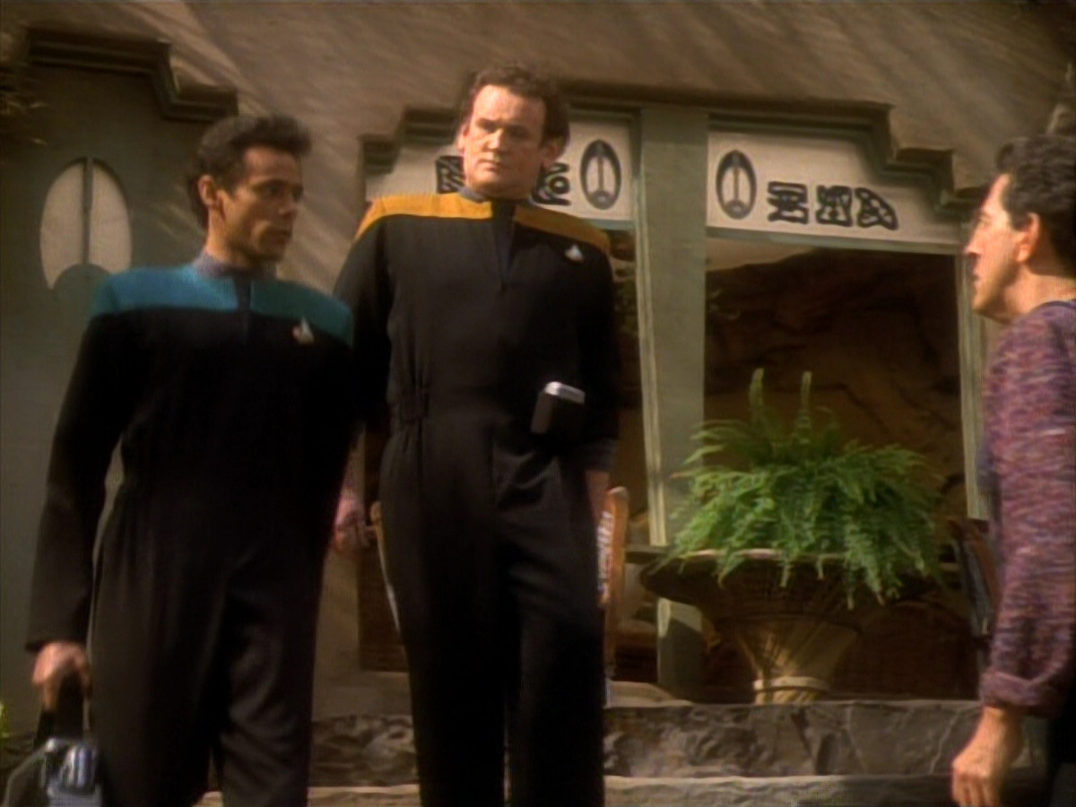 extant_StarTrekDS9_1x14-TheStoryteller_01038.jpg